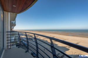 Primavera 0502 - 2 bedrooms 6p - centrally located with amazing sea view