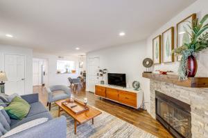 Quiet Condo with Pool Access, Near Arizona Boardwalk