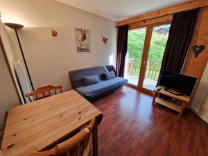 Appartement 2 pièces + cabine, 6 personnes, bien situé à 30m du télécabine - Rue du Cheval Blanc, Modane - FR-1-265-187