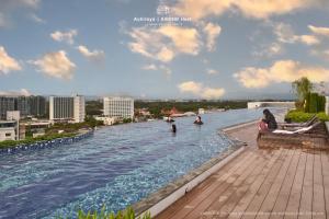 Luxury Condo, Roof top Pool, Full facilities