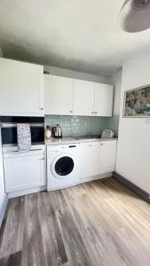 Gatelodge - Charming 2-Bed Cottage, Exmouth - Sleeps 3