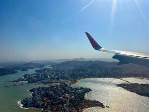 Apart Hotel quarto e sala mobiliado na Enseada do Sua