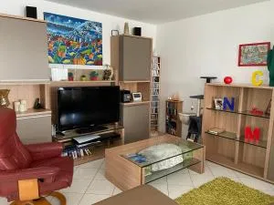 Villa moderne dans village typique - Busque