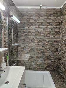 SIMPLE VILLA SELF CHECK iN