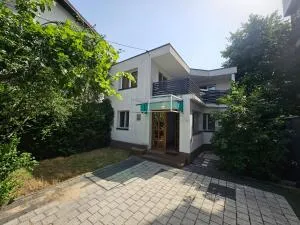 SIMPLE VILLA SELF CHECK iN - Herestrău