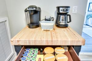 A-Frame Anderson Cabin Half Mi to Lake Hartwell!