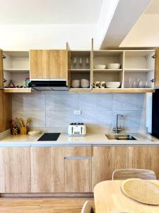 Royal Oceancrest Mactan Coco Caline Apartment