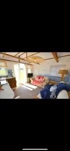 Pips Chalet - Minster