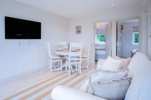 Bayview 3 - 2 Bedroom Chalet - Bayview Oxwich