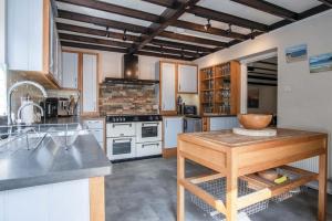 Bryn View – 5 Bedroom Holiday Home – Oxwich