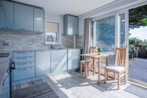 Lundy Lodge – 1 Bedroom Annex – Rhossili