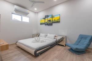 芭提雅21航站楼附近8卧9卫轻奢现代别墅带独立歌房