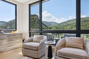 One Riverfront Condo 400 by East West Hospitality