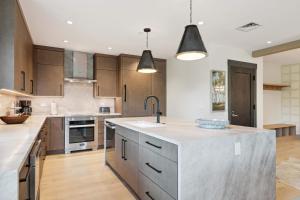 One Riverfront Condo 400 by East West Hospitality