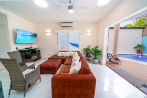 5 Bedroom Modern Villa with Private Pool - Great Location