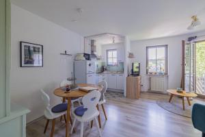 Fewo Herzgrün direkt an Wanderwegen mit traumhafter Aussicht Sauna E-Ladestation