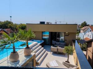 Apartment EMMA Platinum with heated pool, jacuzzi and sauna 