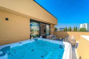 Apartment EMMA Platinum with heated pool, jacuzzi and sauna