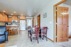 Family-Friendly Unit 8 Mi to Appleton Downtown!