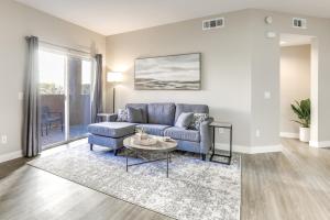Sunny San Diego Condo with Pool Access Near Wineries