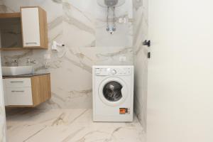 Jons Garden Apartments