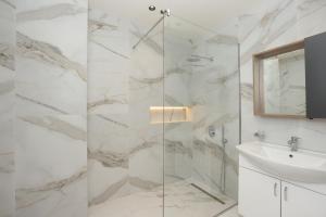 Jons Garden Apartments