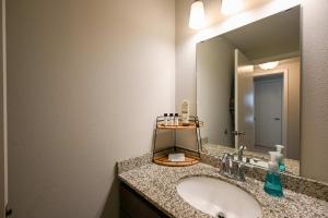 Brand New 2 Bedroom Apartment Steps from Mayo!