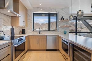 One Riverfront Condo 405 by East West Hospitality