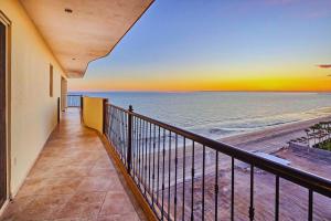 Spacious 4 bedroom Condo with expansive Ocean Views and luxurous features - #910 Sonoran Sky - RP Vacation