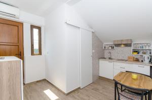 Apartments Lada