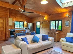 Two-Bedroom Chalet (4 adults + 2 children) room in Redondo Lodges