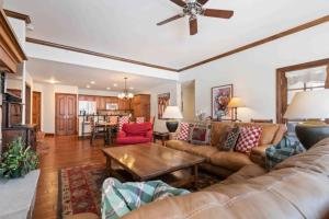 Oxford Court 210 by East West Hospitality