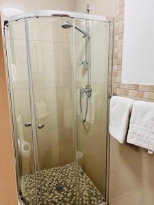 Sandton Apartment 3 mins drive from Mandela Square & located right in the heart of Sandton City