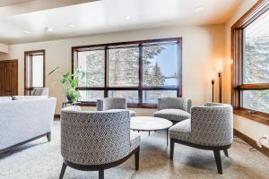 Ridgepoint Townhome 084 by East West Hospitality