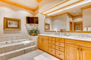 Pinehurst Townhome 03 by East West Hospitality