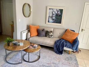 Elegant Townhouse steps from historic Birr Castle