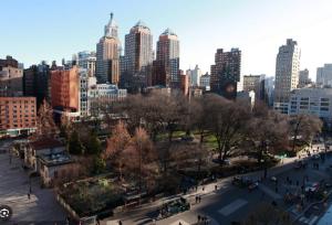 Tranquil Haven 1-Bdr Apt in Downtown Manhattans Square