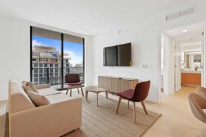 Orange Crush - Resort-Style Amenities & Location