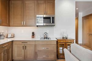 Riverfront Lodge 105 by East West Hospitality