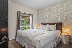 Outstanding Mountain Condo WATERSLIDE and HOT TUB managed by Little Sister Getaways