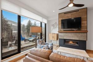 Riverfront Lodge 102 by East West Hospitality