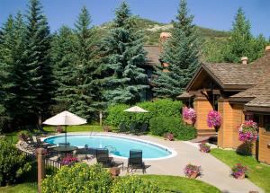 Ridgepoint Townhome 122 by East West Hospitality