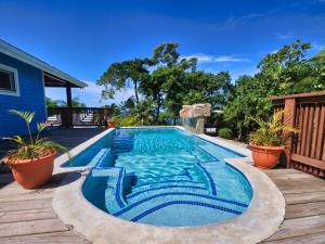 A Dream Getaway! 3-Bedroom Home With A Pool And Ocean Views