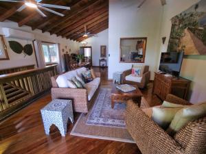 A Dream Getaway! 3-Bedroom Home With A Pool And Ocean Views