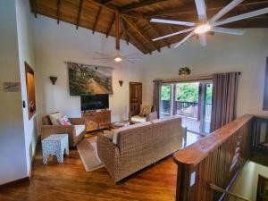 A Dream Getaway! 3-Bedroom Home With A Pool And Ocean Views