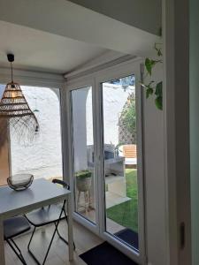 Praia da Falésia, O Melhor Estúdio da Aldeia das Acoteias