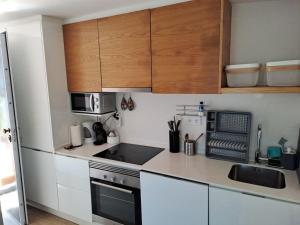 Praia da Falésia, O Melhor Estúdio da Aldeia das Acoteias