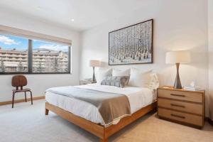 Riverfront Lodge 205 by East West Hospitality