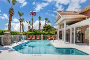 贝斯维斯特普拉斯金丝蓝酒店 - 杰基尔岛