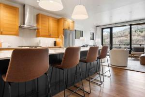 Riverfront Lodge 200 by East West Hospitality